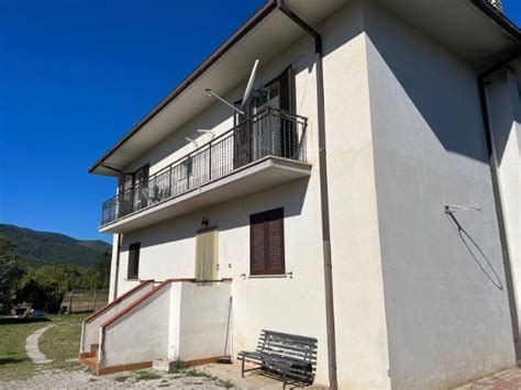 6 houses and flats for rent in Sulmona, LAquila, Italy